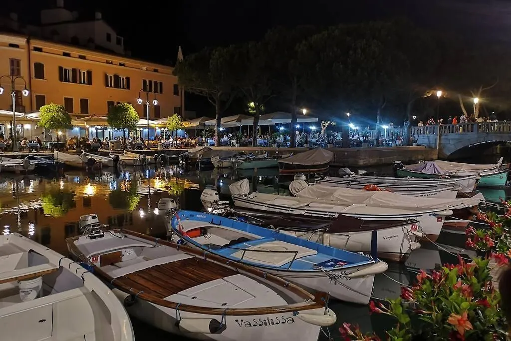 Nice Garda Ντεζεντσάνο ντελ Γκάρντα 0*,  Ιταλία